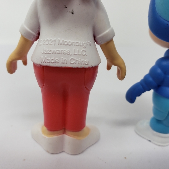 CocoMelon Winter JJ & Mother Mom Figures Replacement - Picture 4 of 12